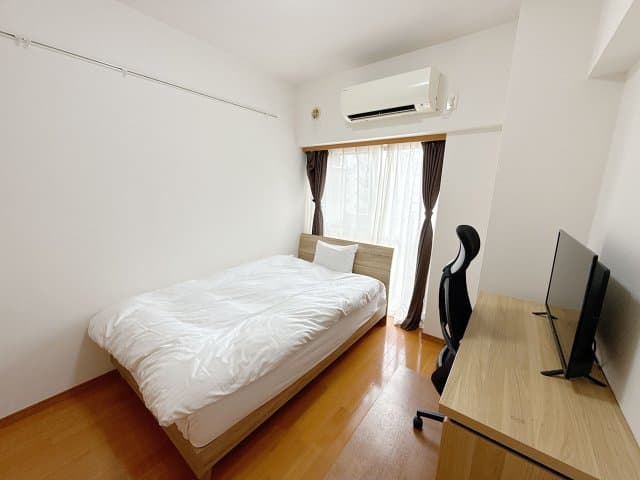 Room image 8