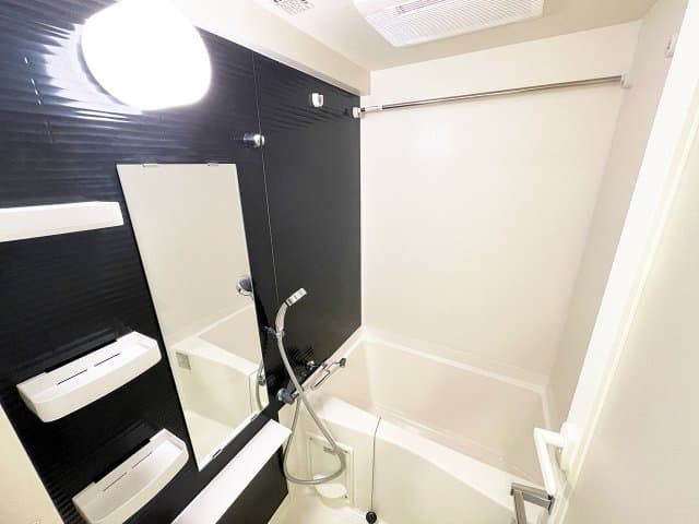 Room image 11
