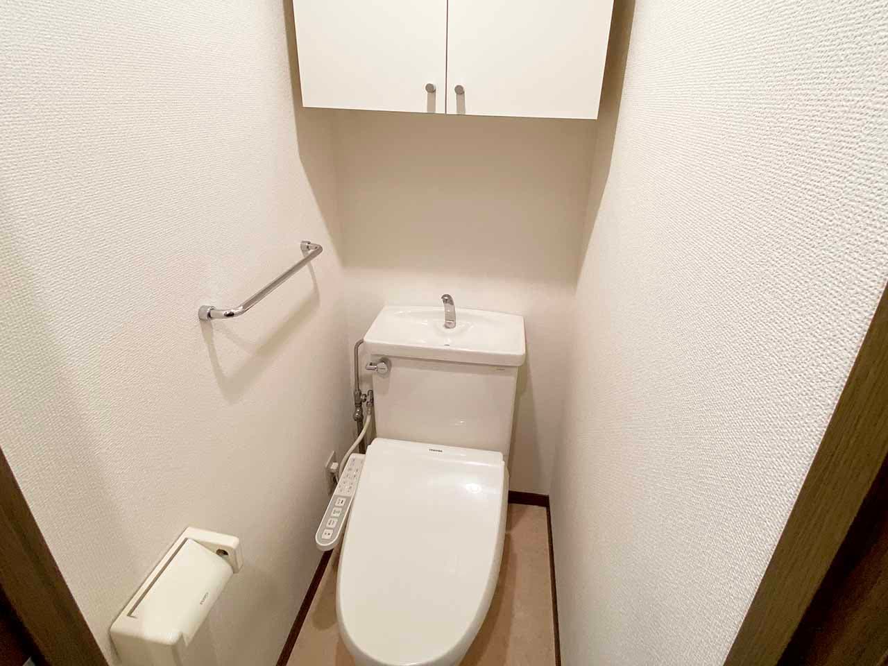 Room image 15