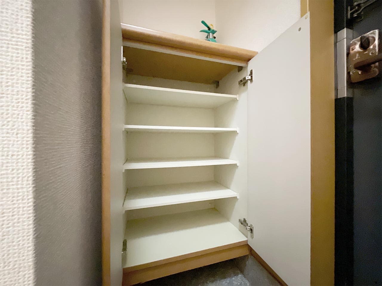 Room image 16