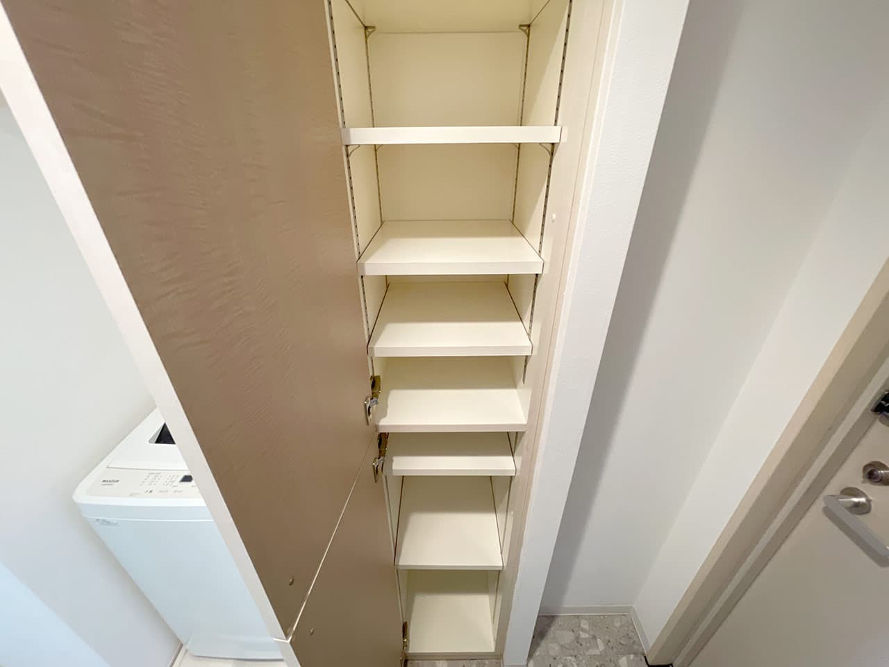 Room image 16