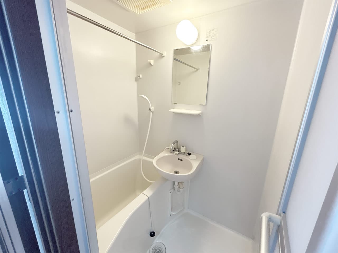 Room image 15