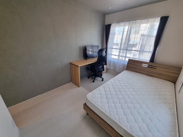 Room image 8