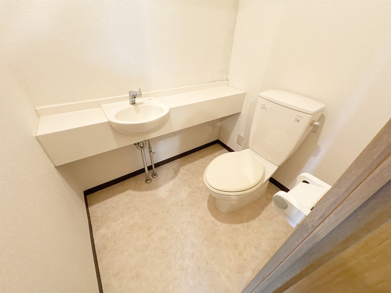 Room image 15