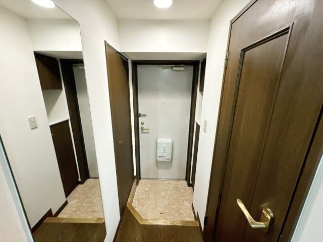 Room image 16