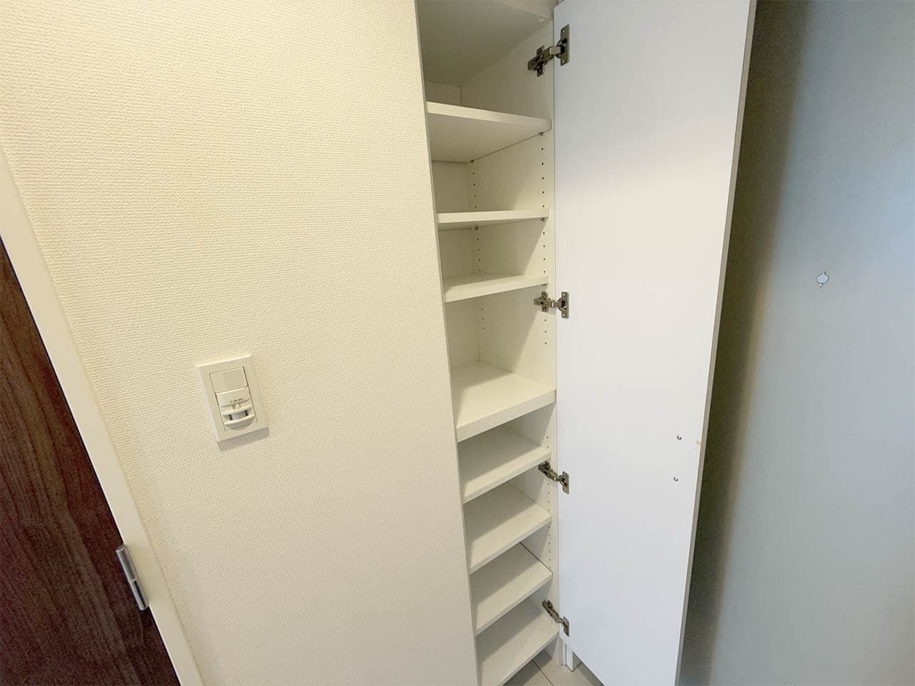 Room image 16