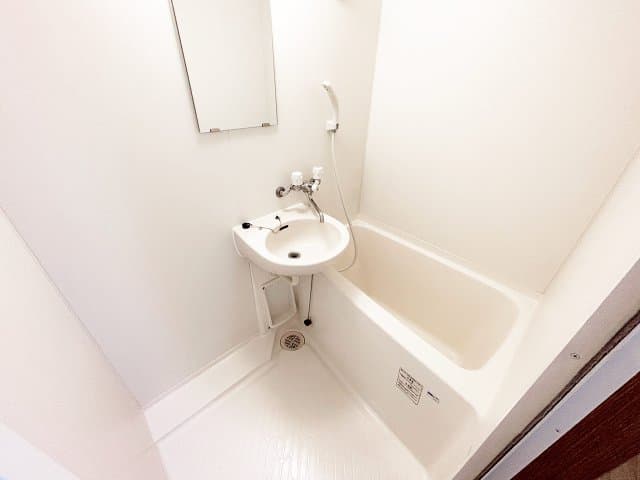 Room image 11