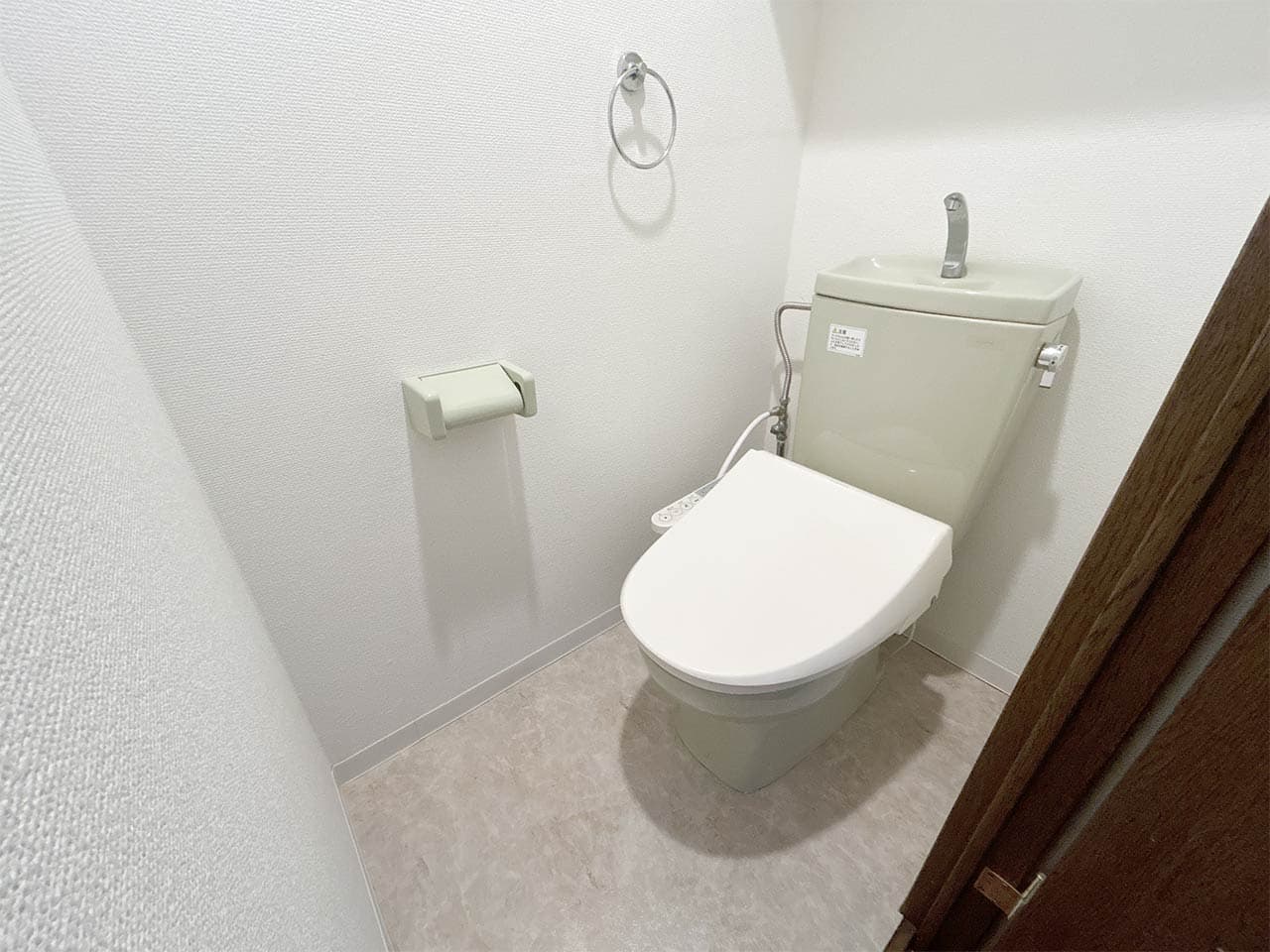 Room image 15