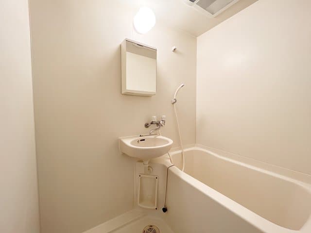 Room image 13