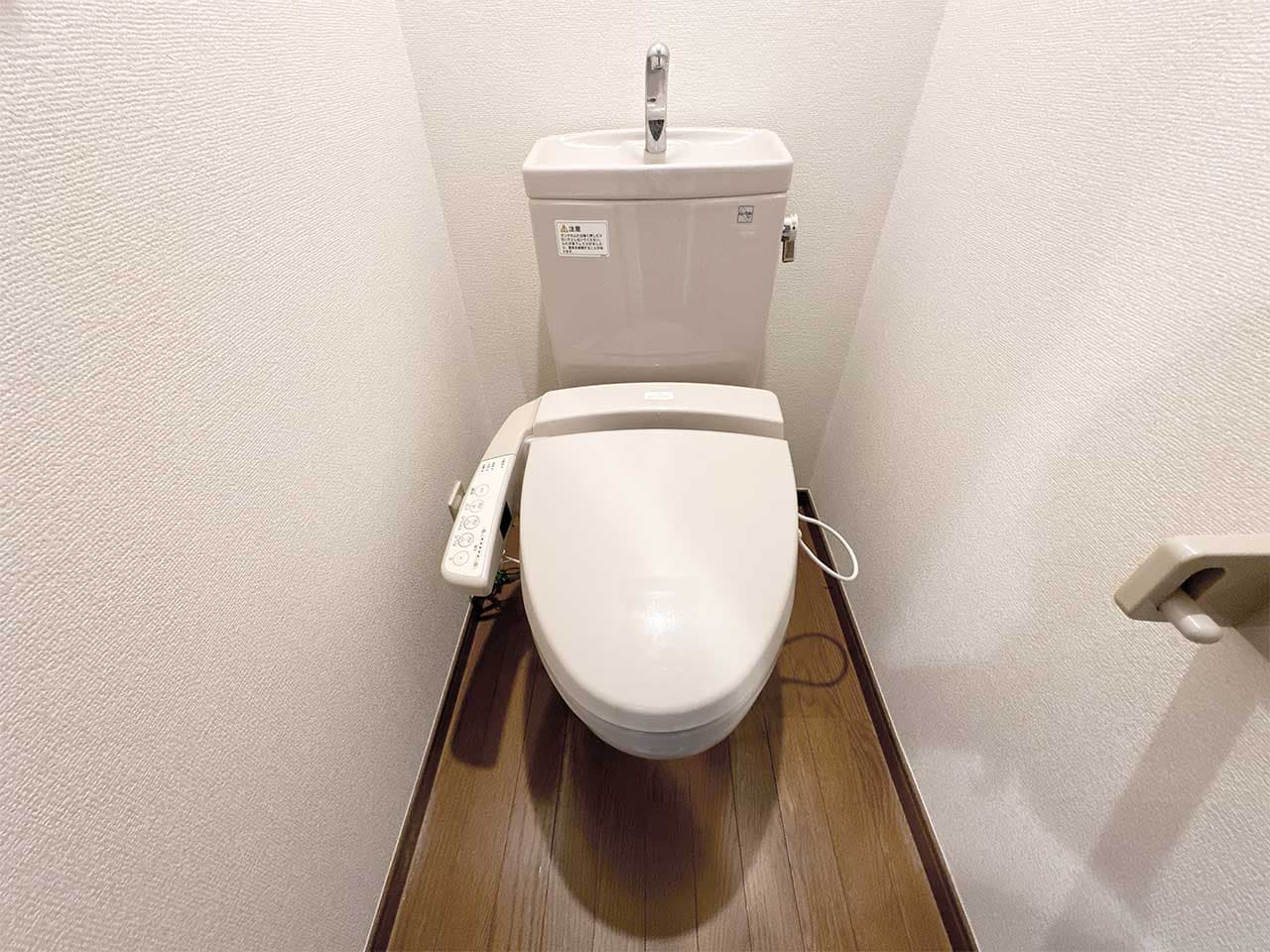 Room image 16