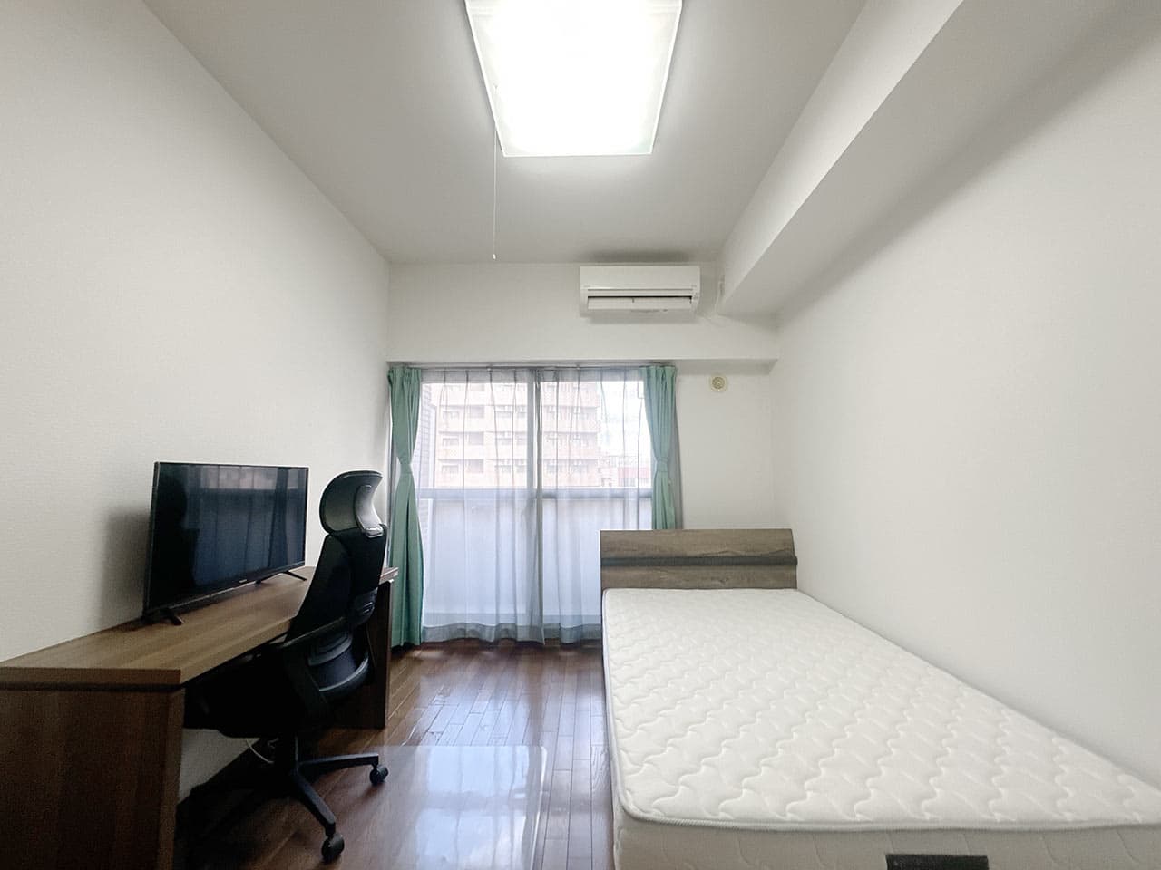 Room image 8
