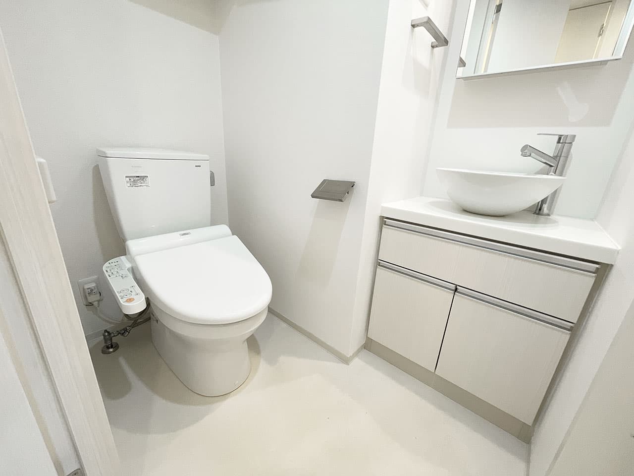 Room image 16