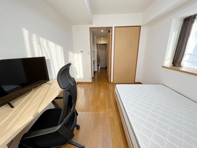 Room image 8