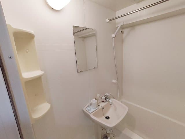Room image 13