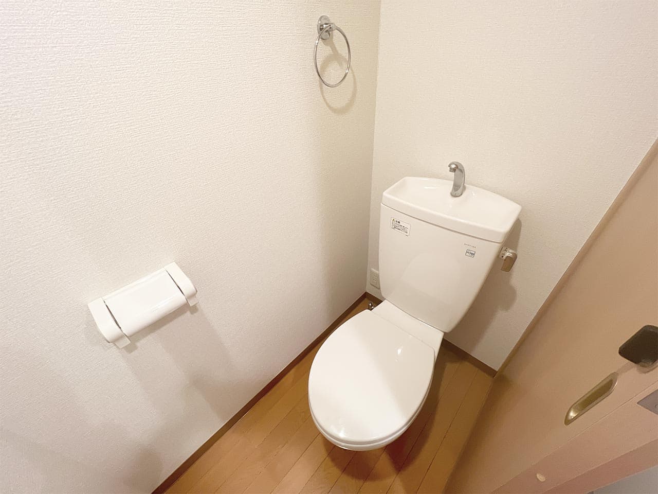 Room image 16