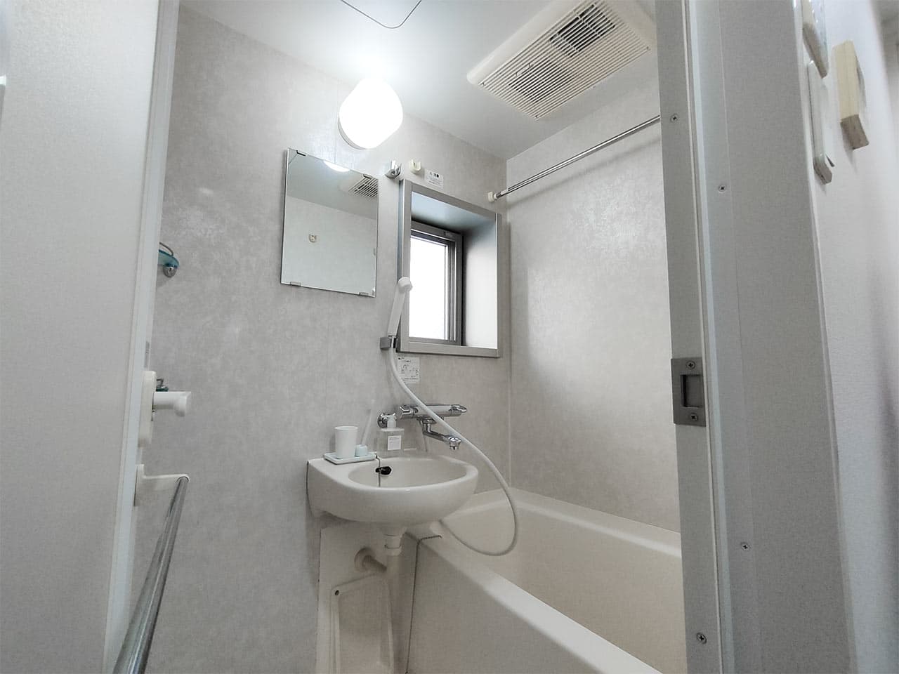 Room image 13