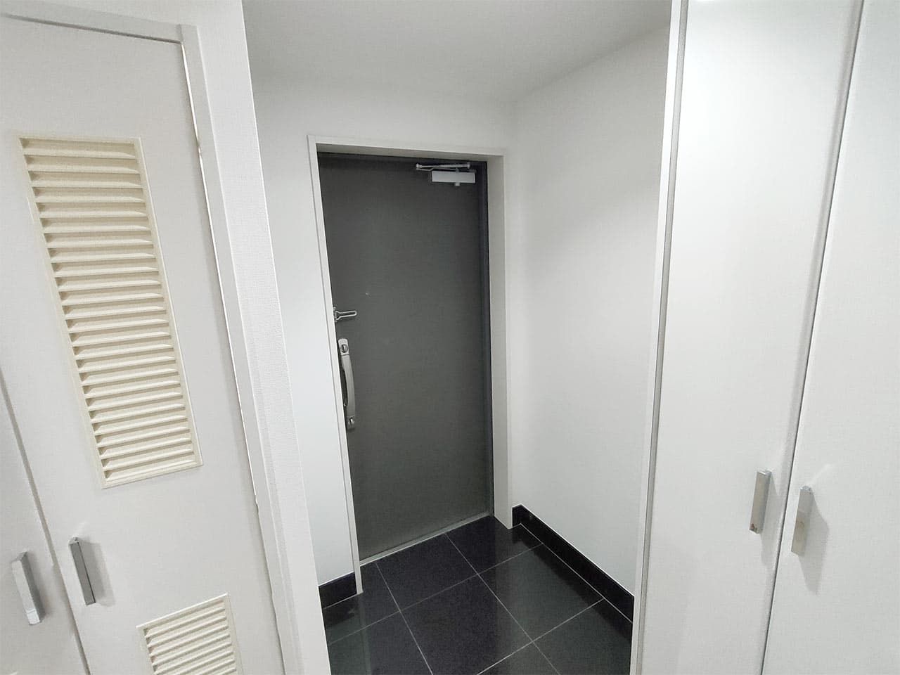 Room image 16