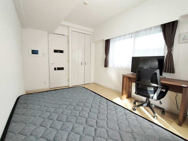 Room image 8