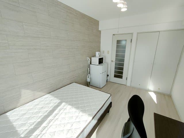 Room image 8