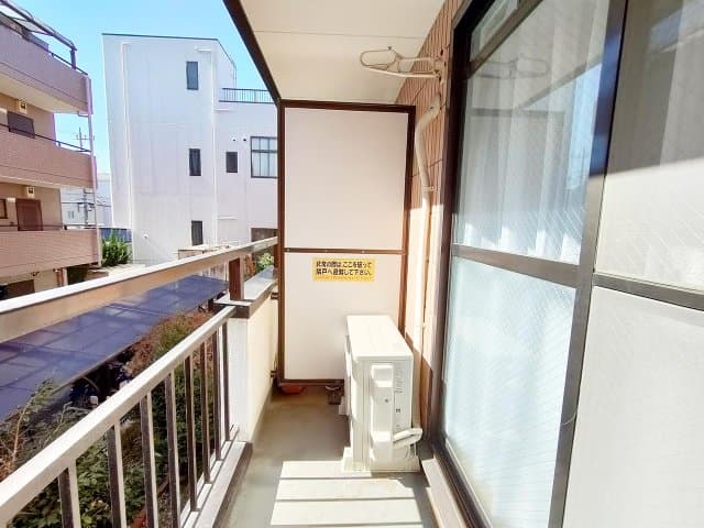 Room image 16