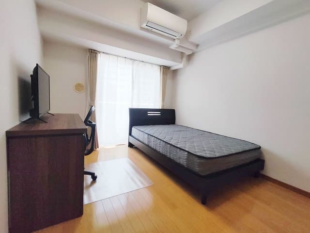 Room image 8
