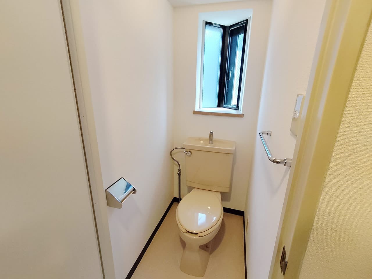 Room image 16