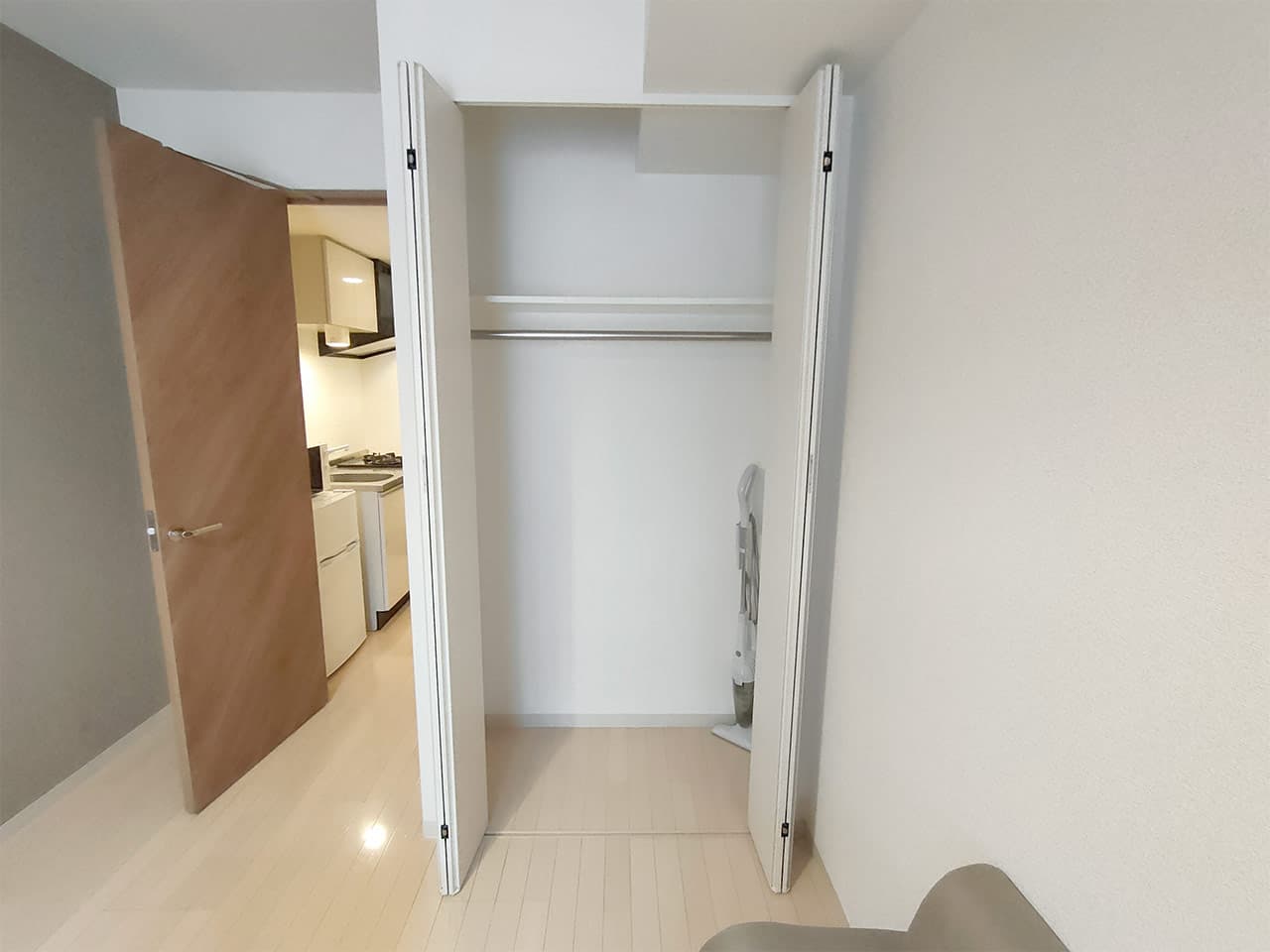 Room image 10