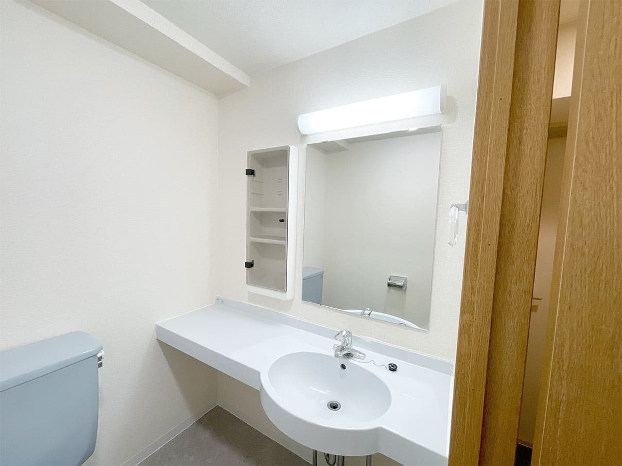 Room image 15