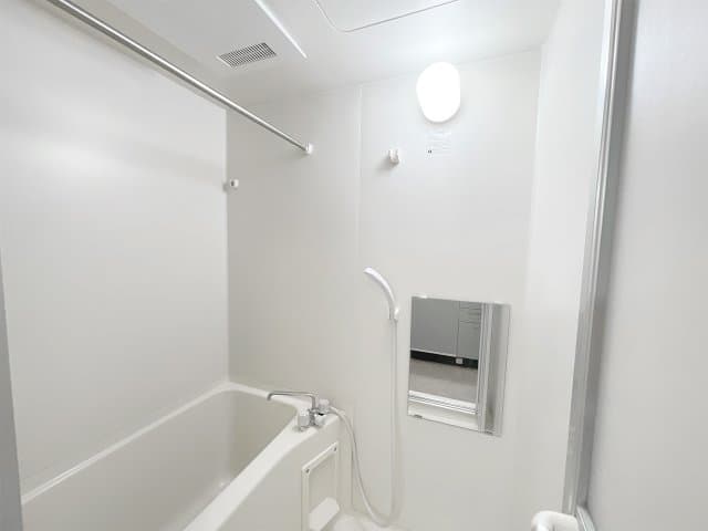 Room image 16