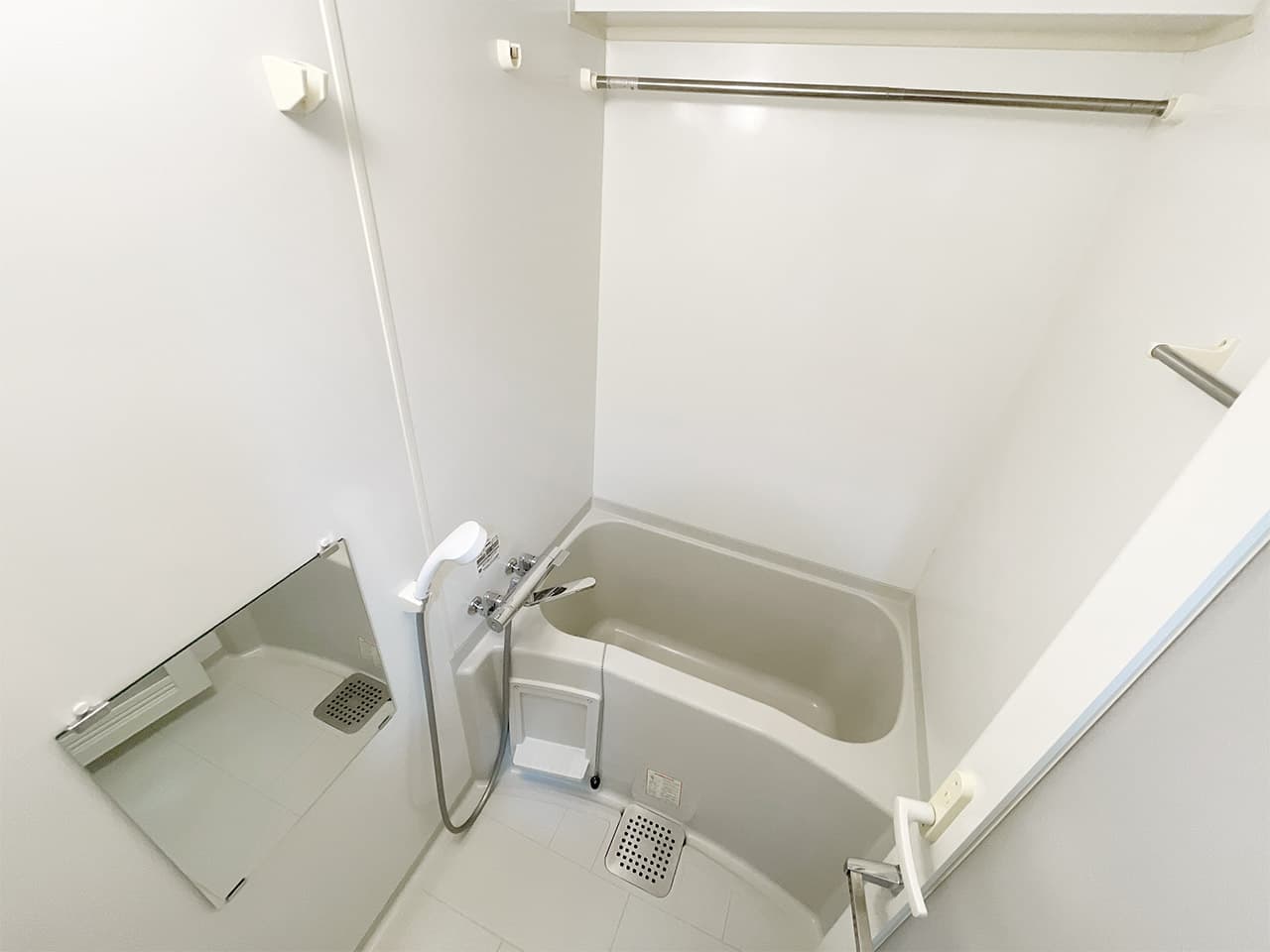 Room image 16