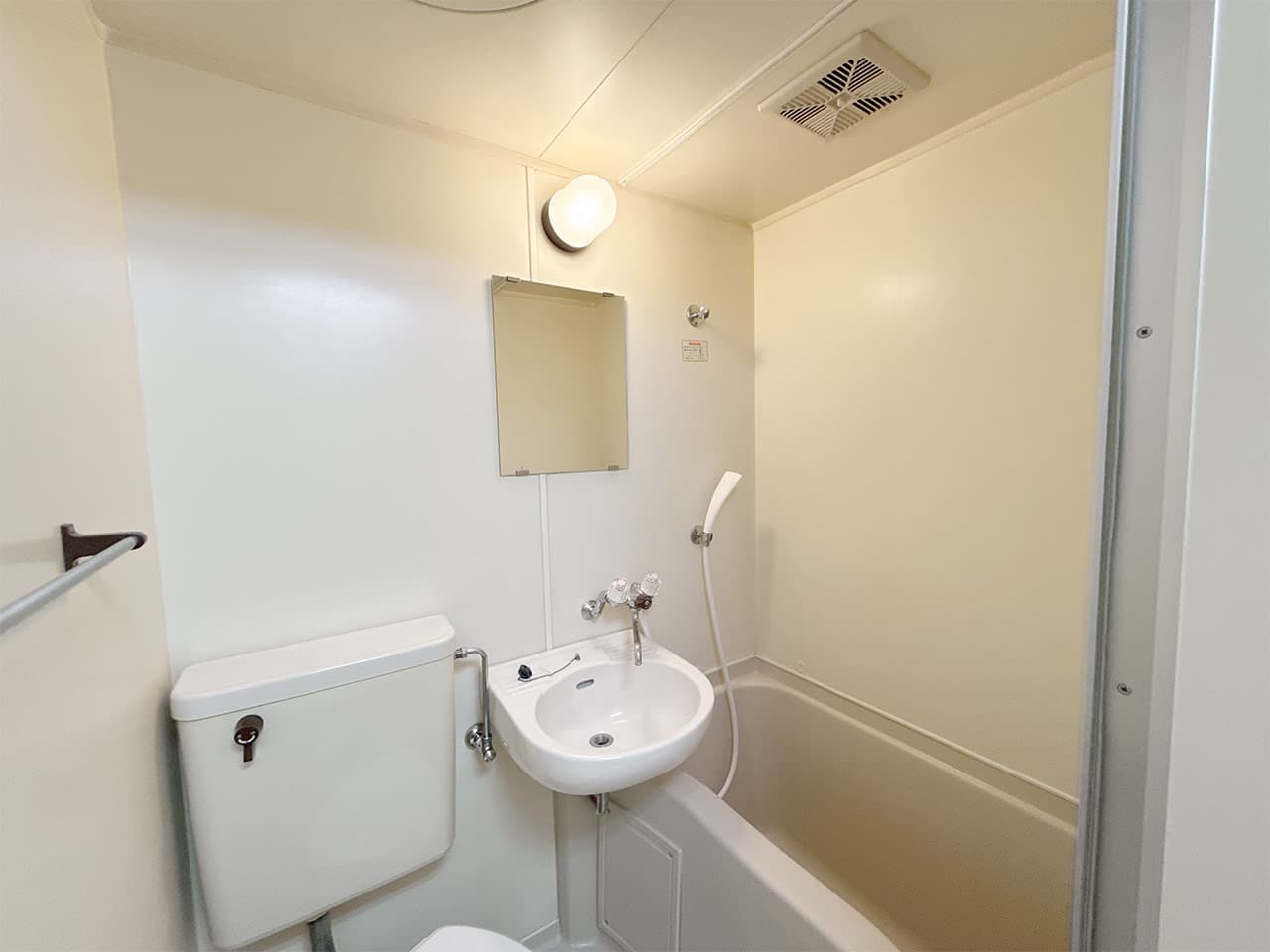Room image 15