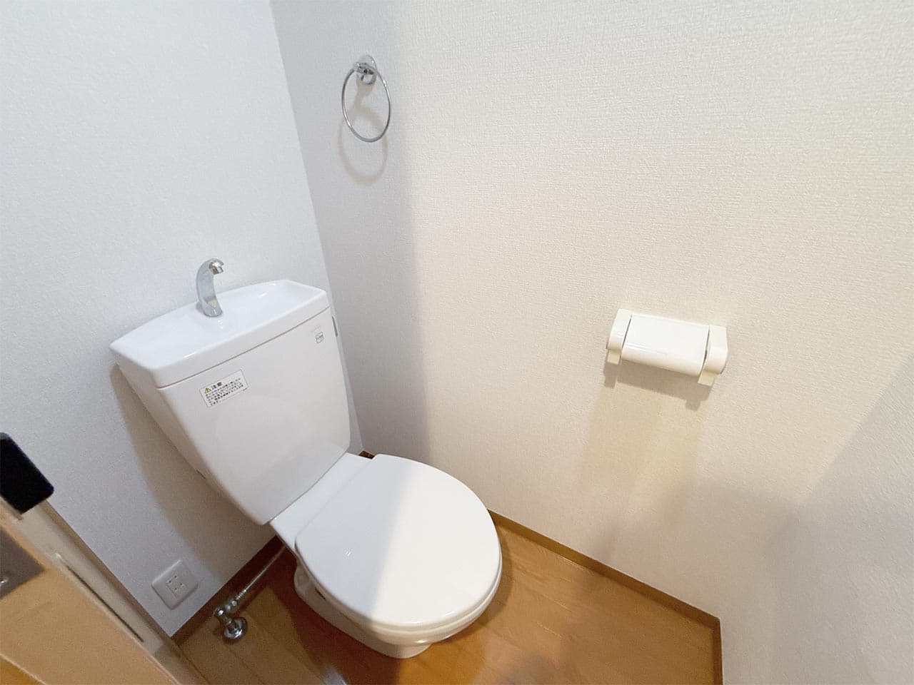 Room image 15