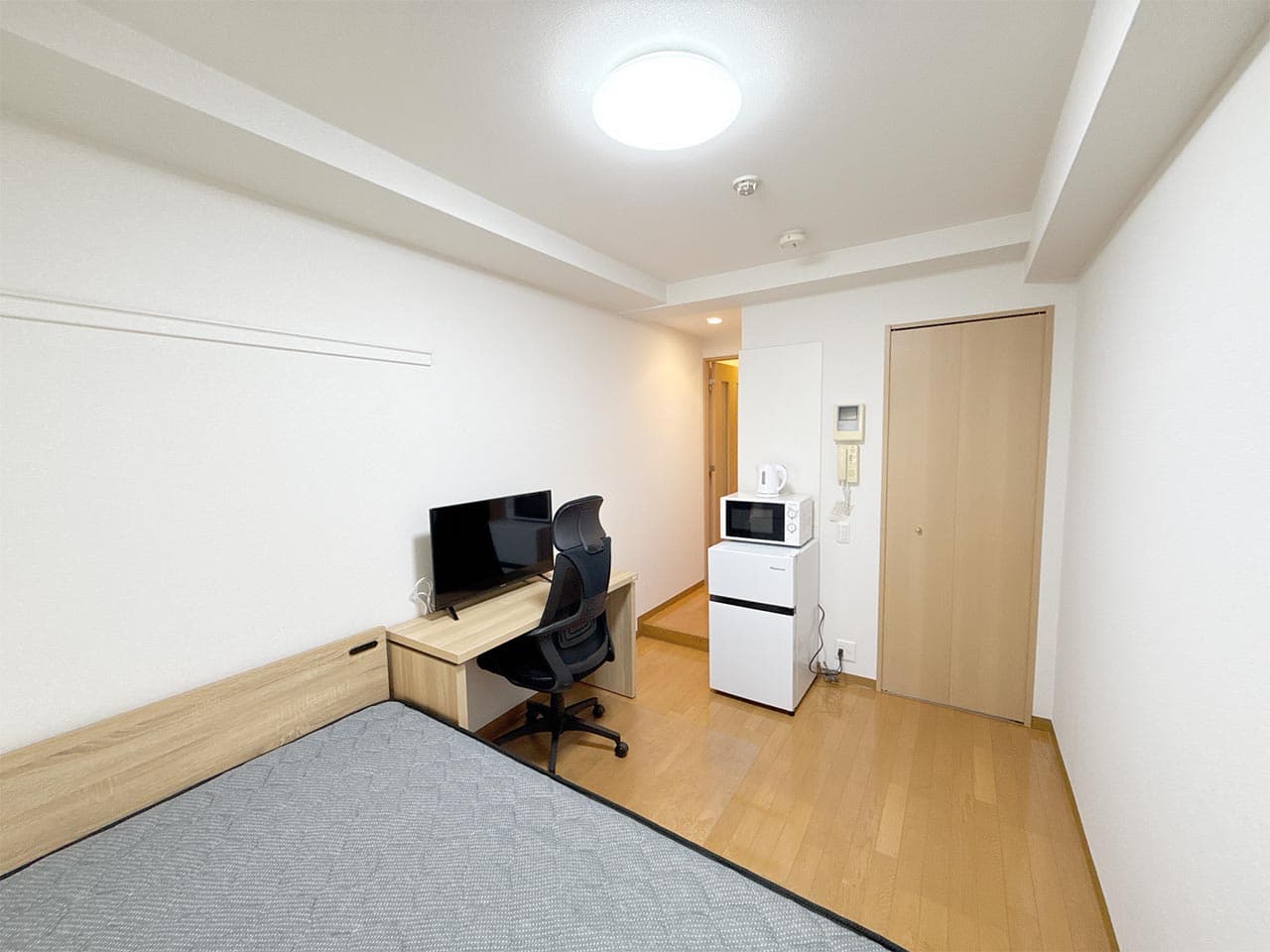 Room image 8