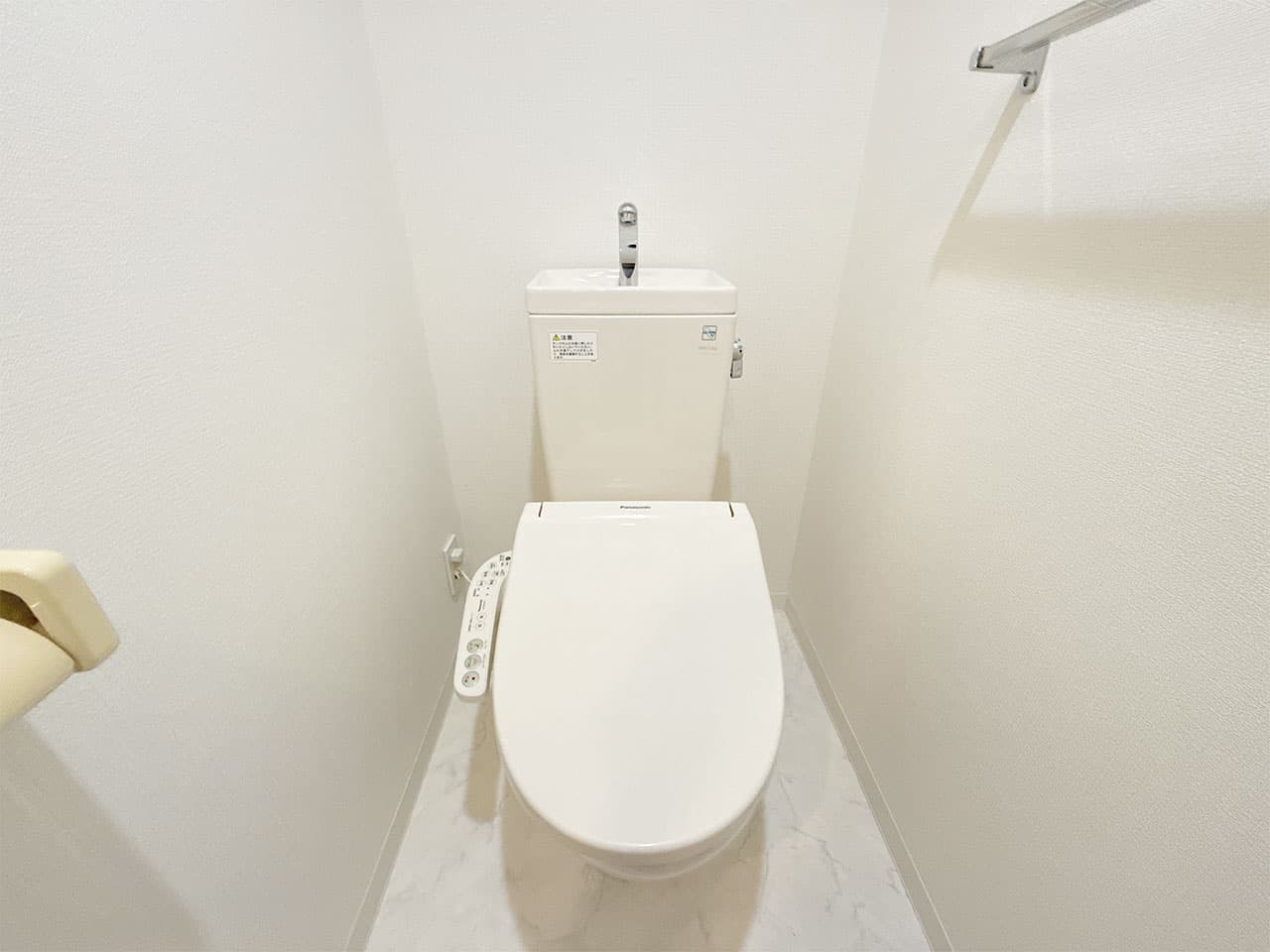Room image 15