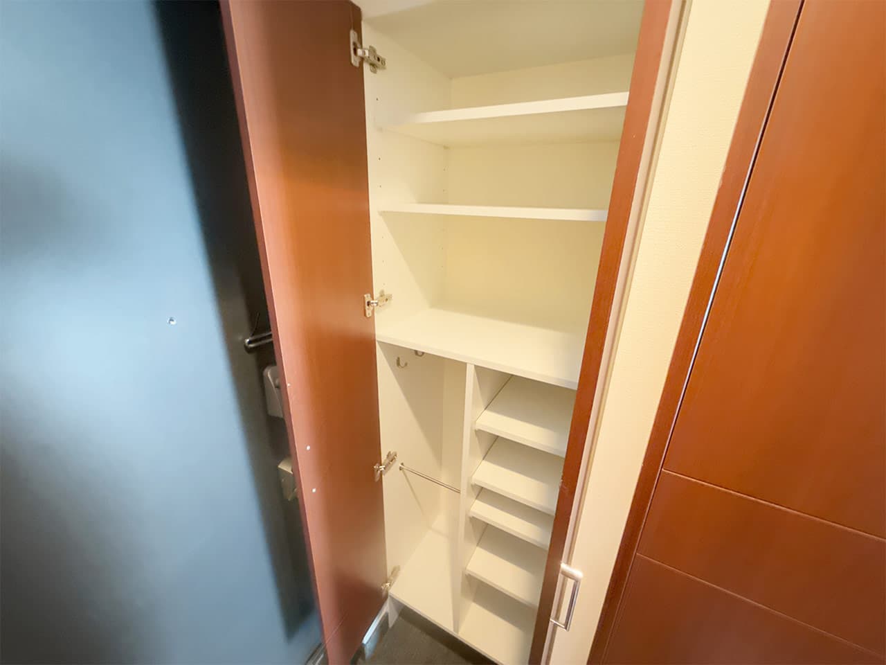 Room image 16