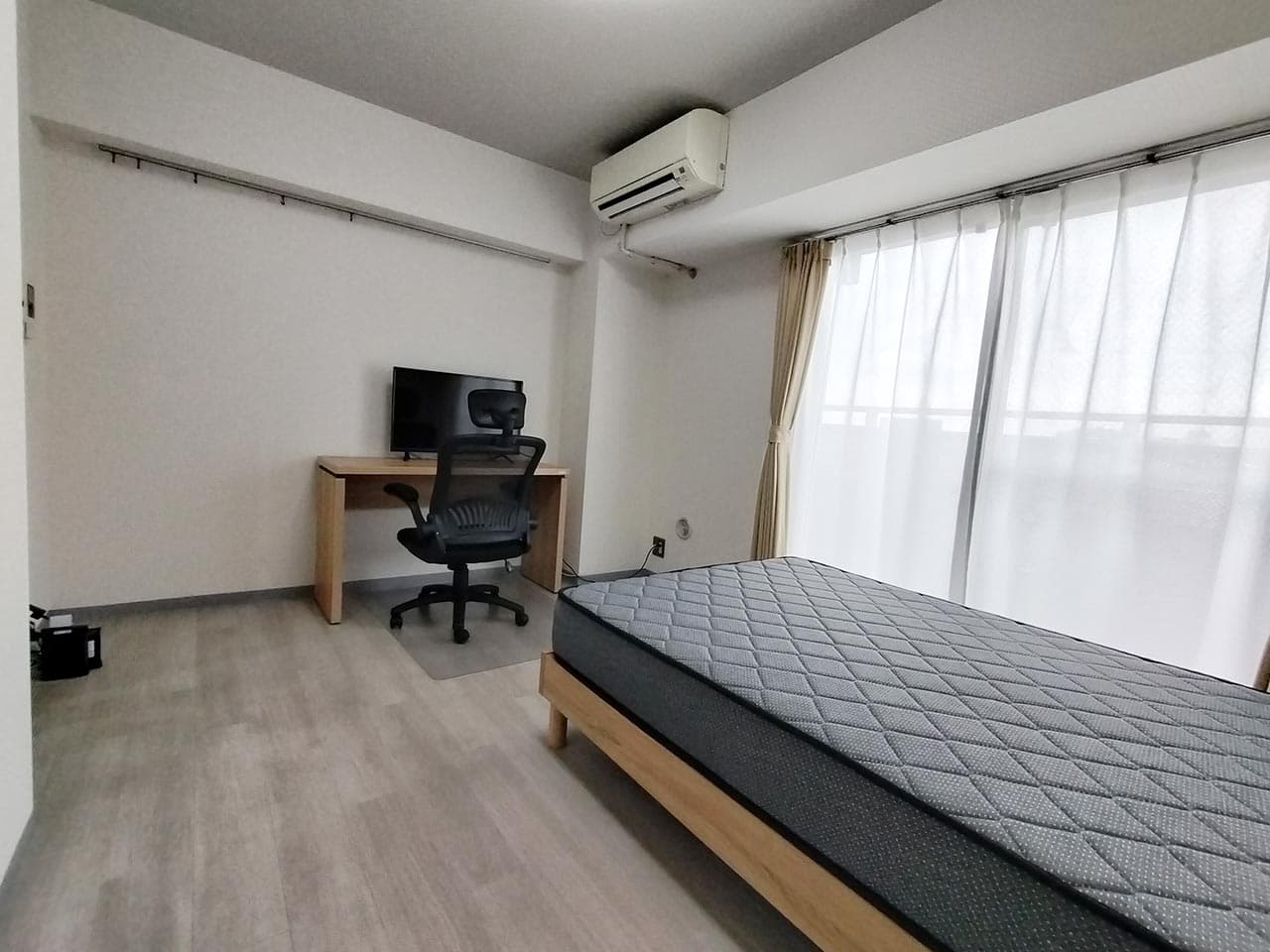 Room image 8