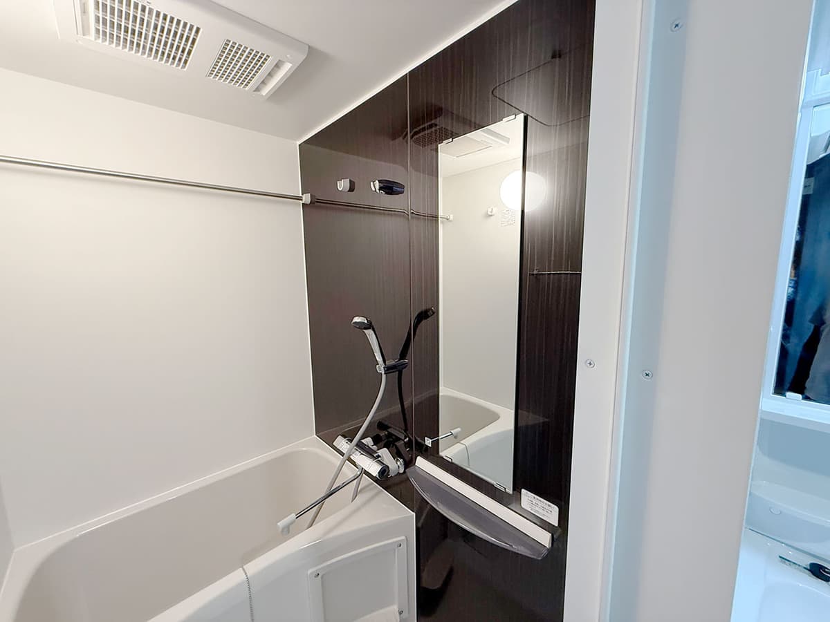 Room image 11