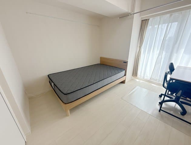 Room image 8