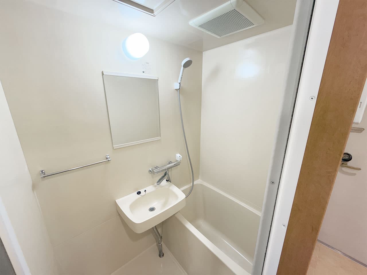 Room image 14