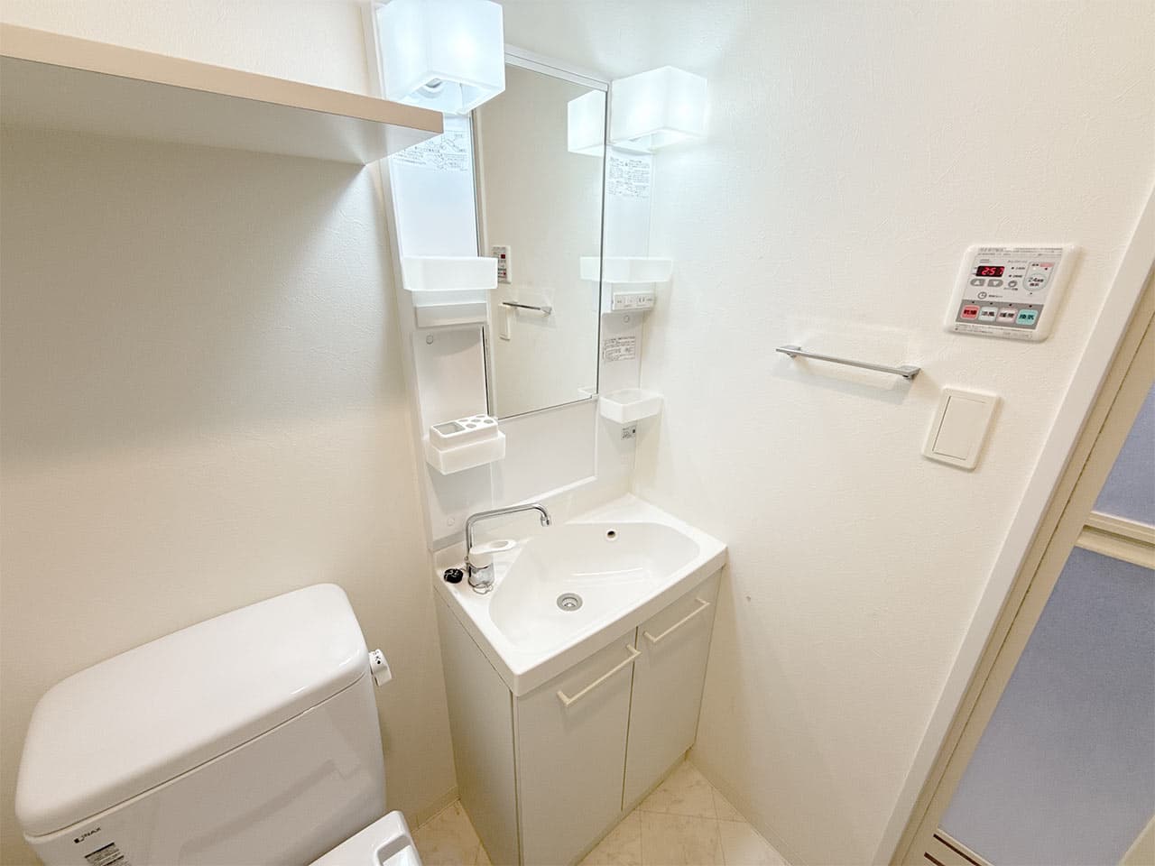 Room image 14