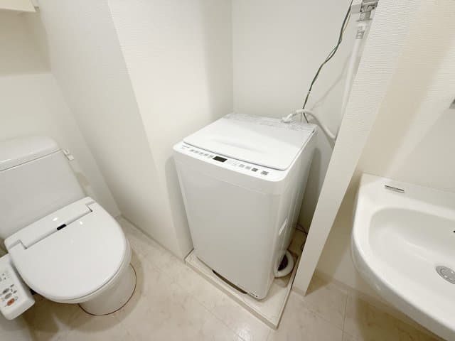 Room image 16
