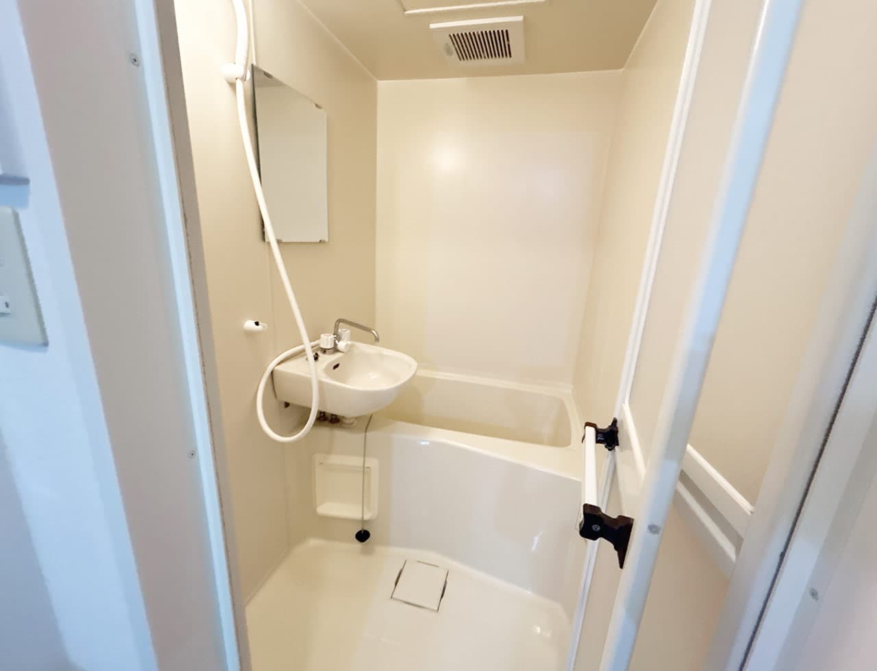Room image 13