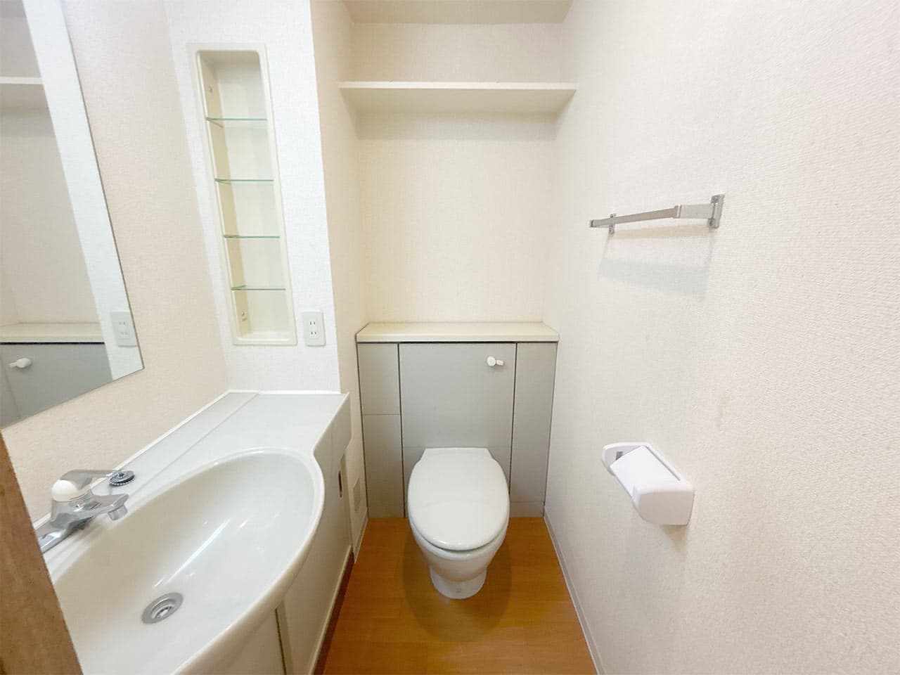 Room image 16