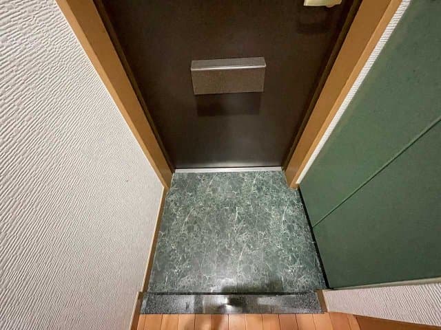 Room image 15