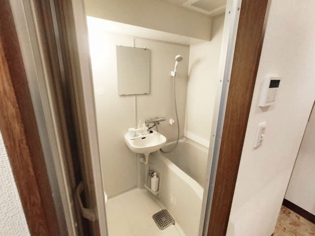Room image 12