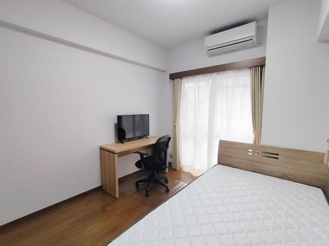 Room image 8