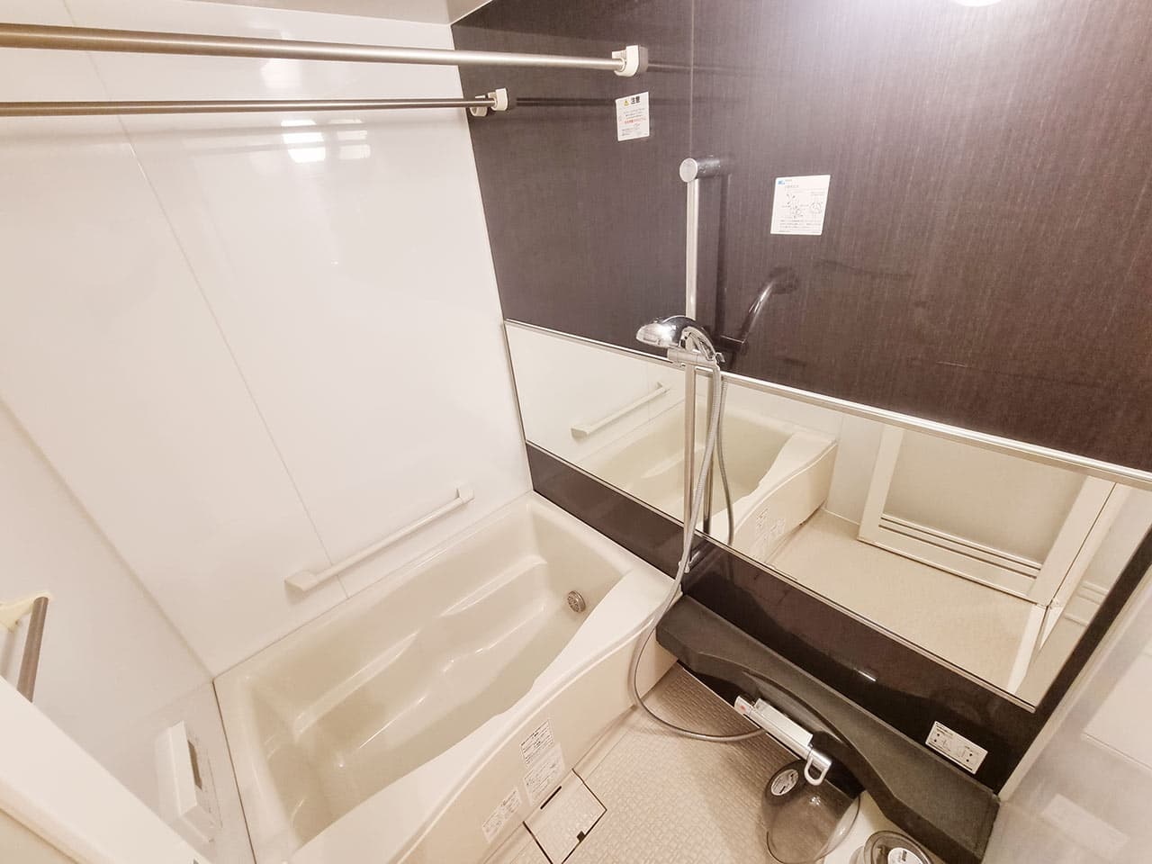 Room image 12