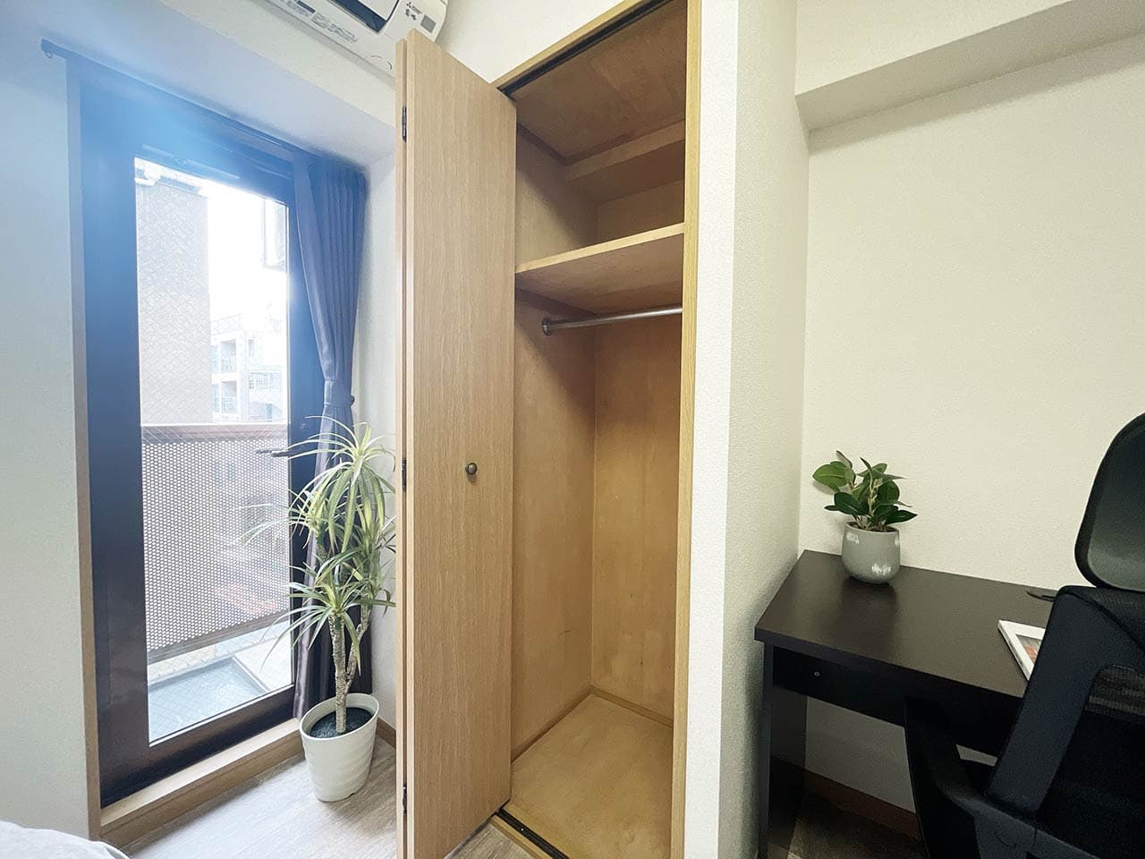 Room image 10
