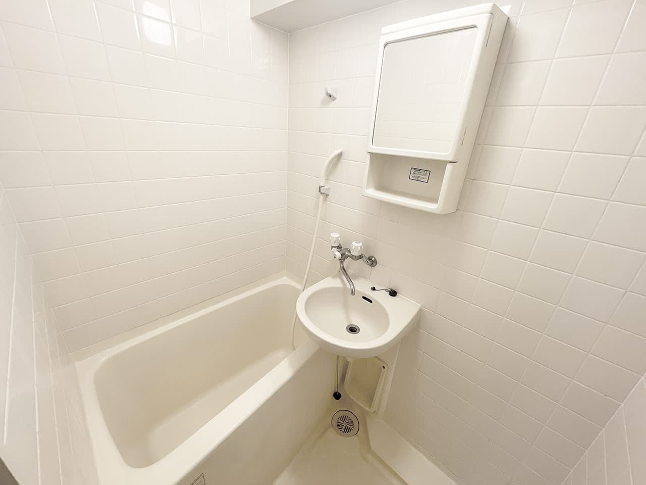 Room image 15