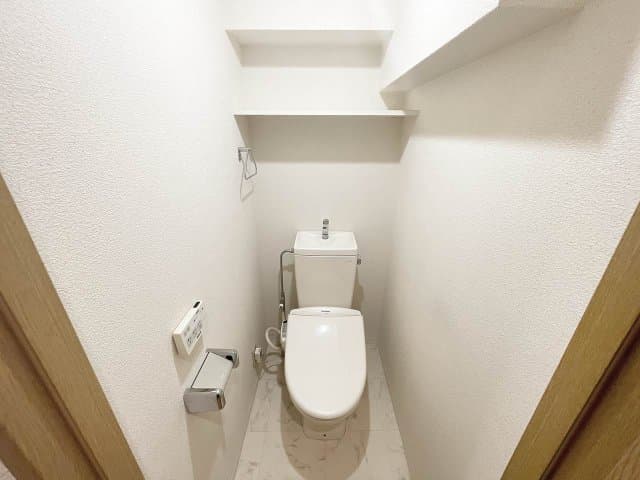 Room image 16